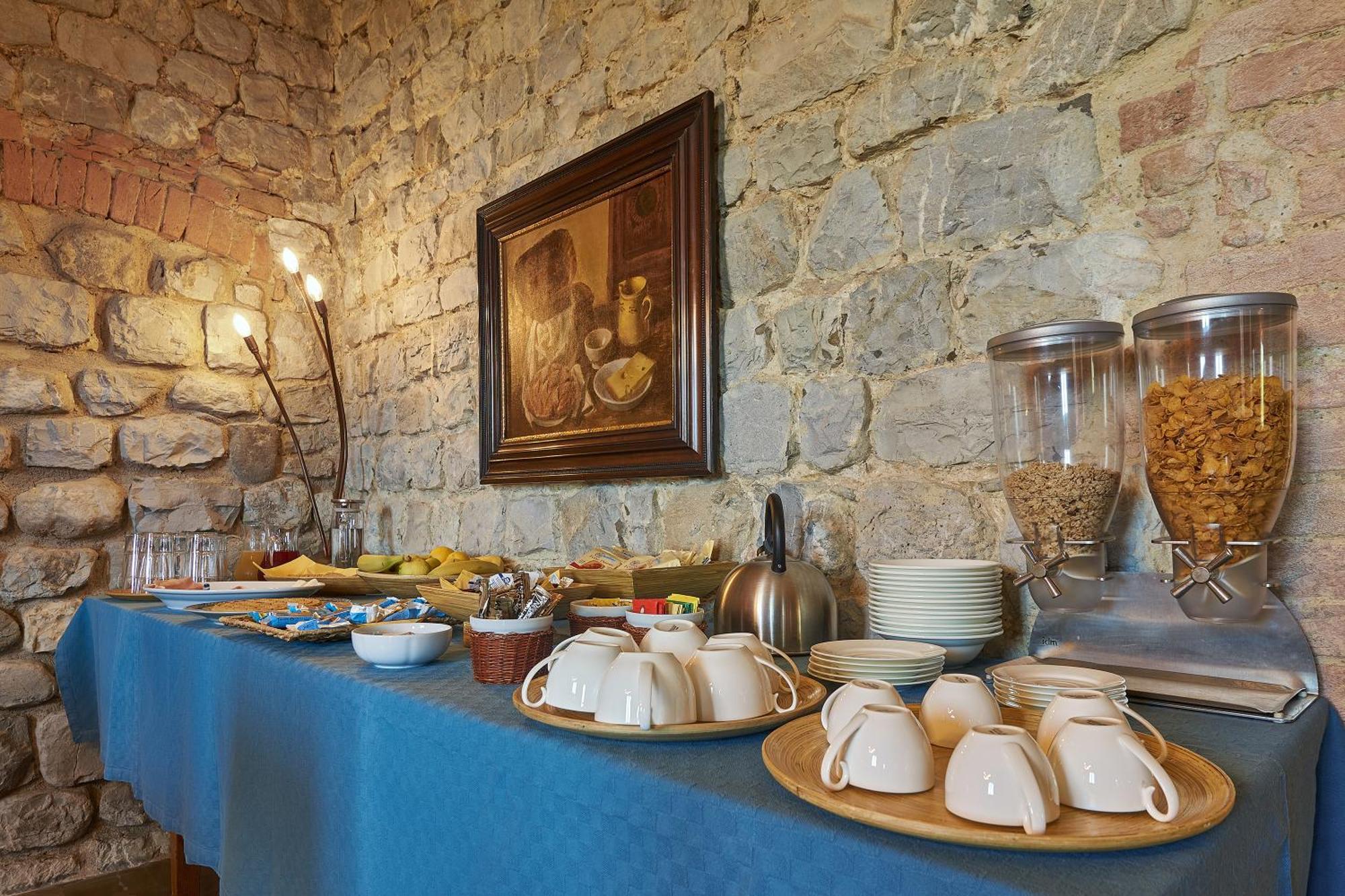 كاستيلْنْوافو بيراردين La Gazzara Castell'In Villa المظهر الخارجي الصورة