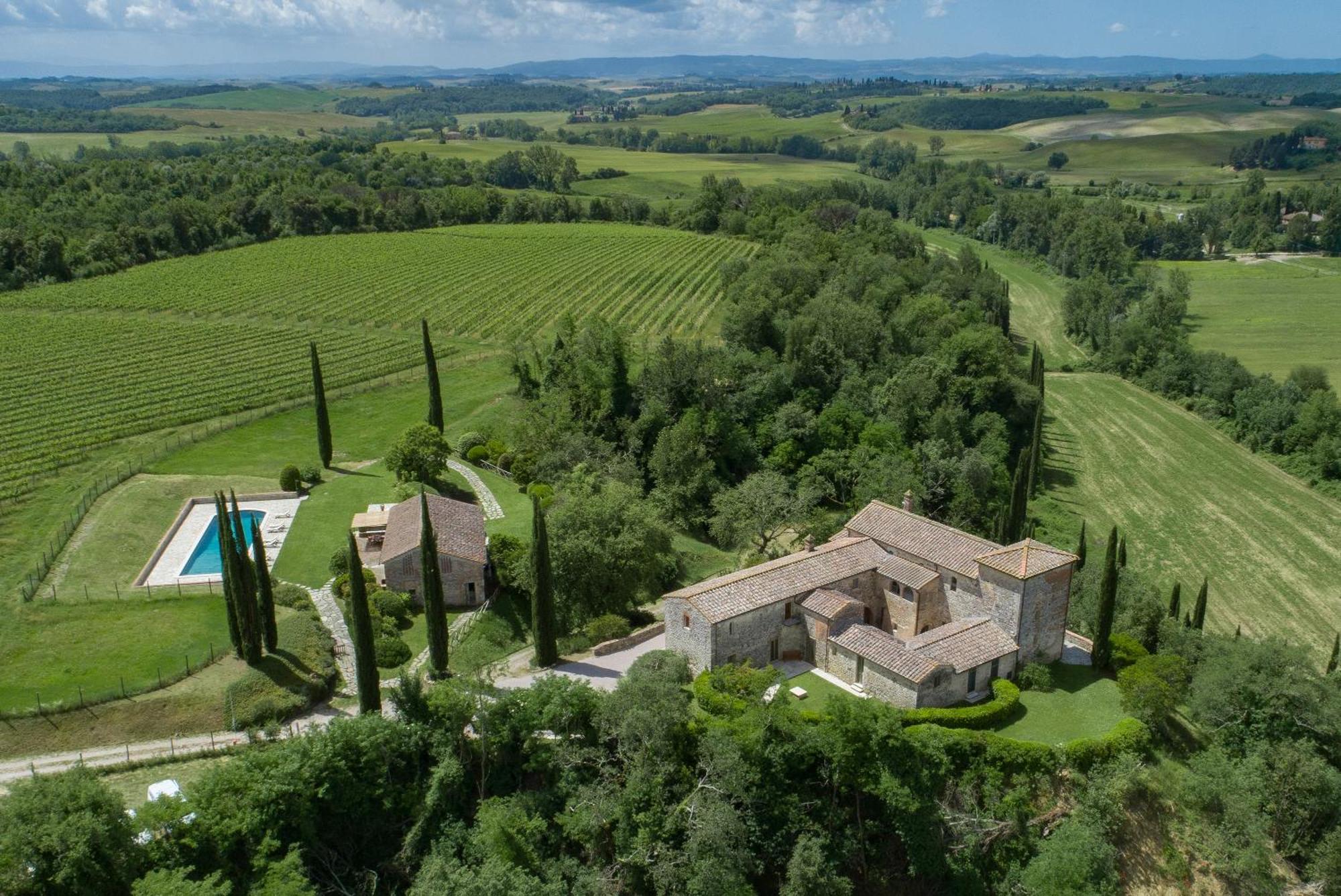 كاستيلْنْوافو بيراردين La Gazzara Castell'In Villa المظهر الخارجي الصورة