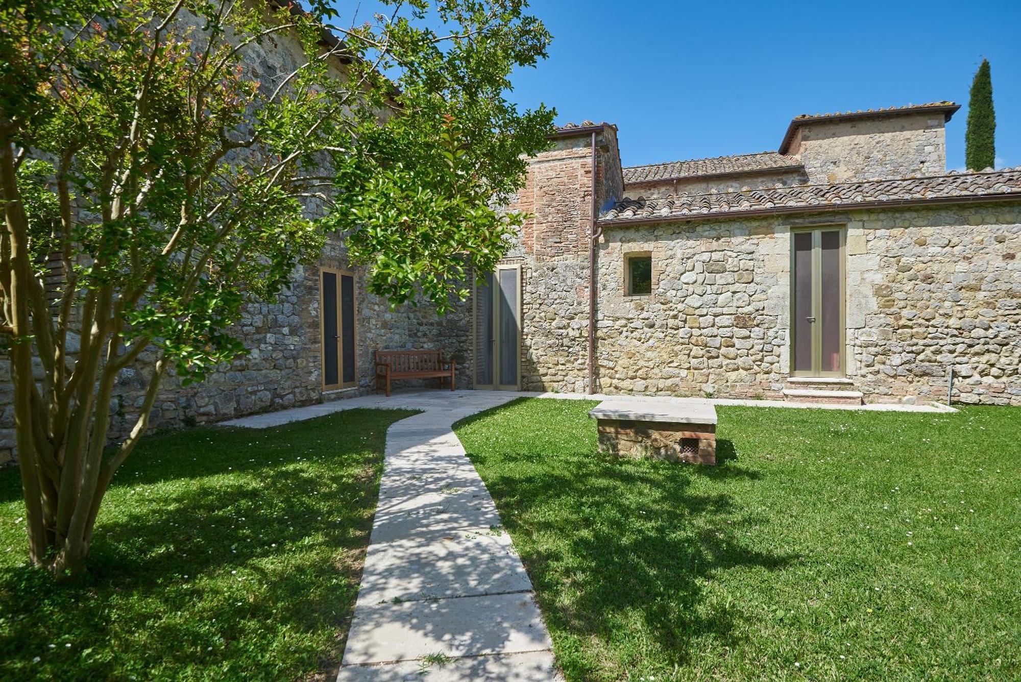 كاستيلْنْوافو بيراردين La Gazzara Castell'In Villa المظهر الخارجي الصورة